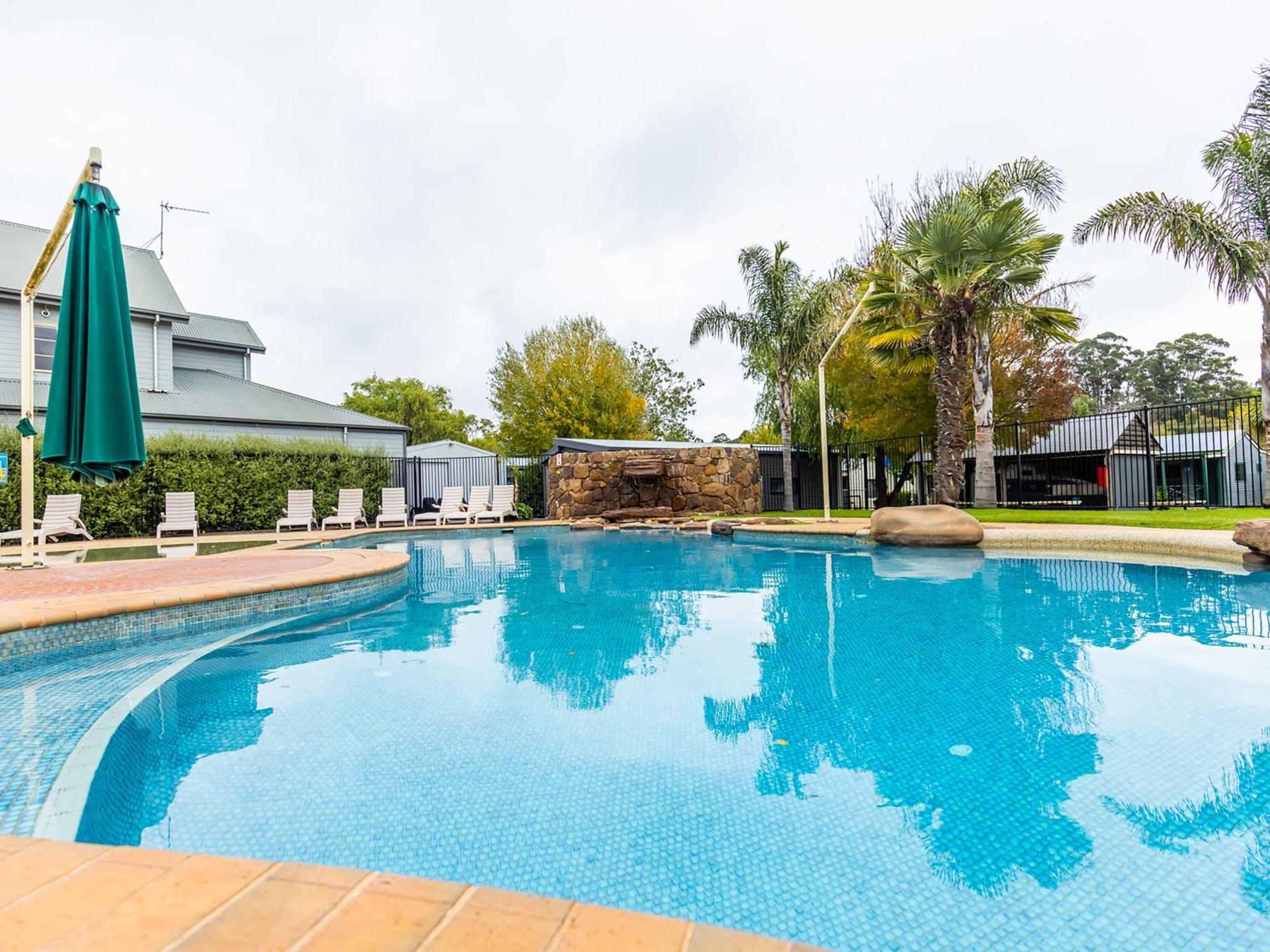 Nrma Ballarat Holiday Park Екстериор снимка