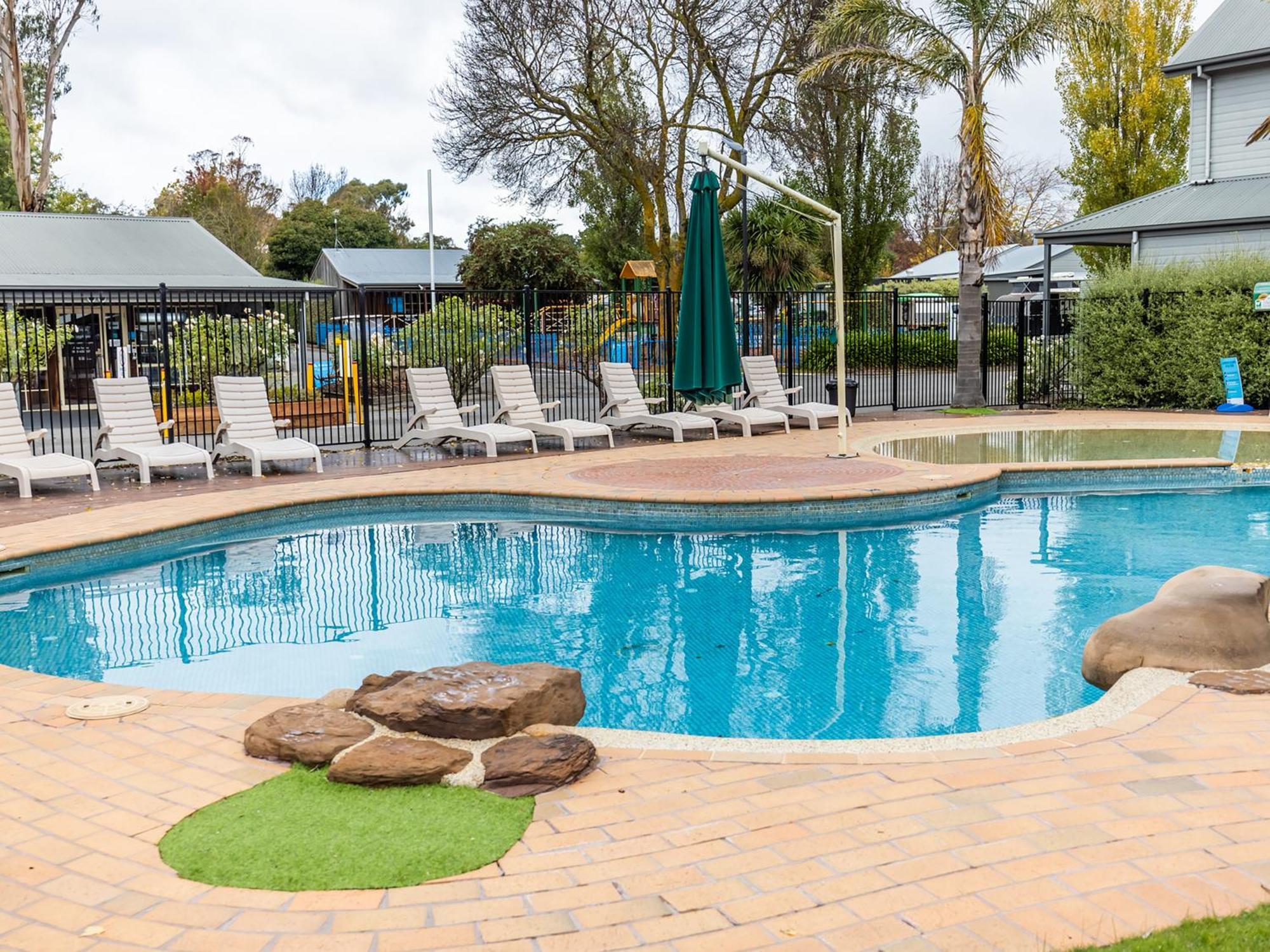 Nrma Ballarat Holiday Park Екстериор снимка