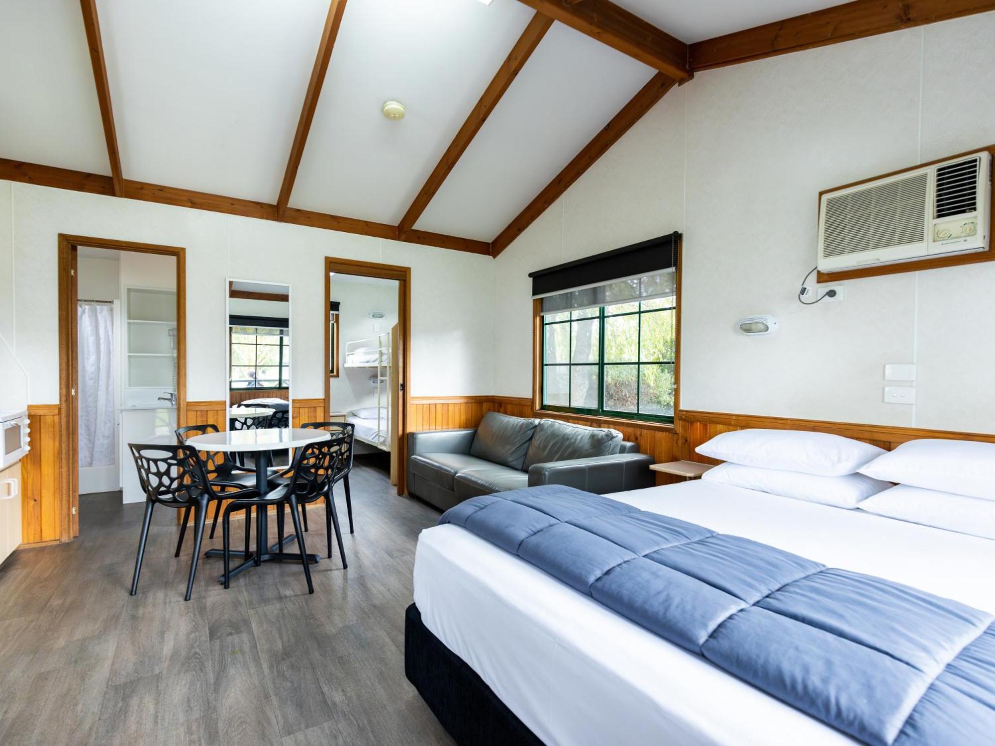 Nrma Ballarat Holiday Park Стая снимка