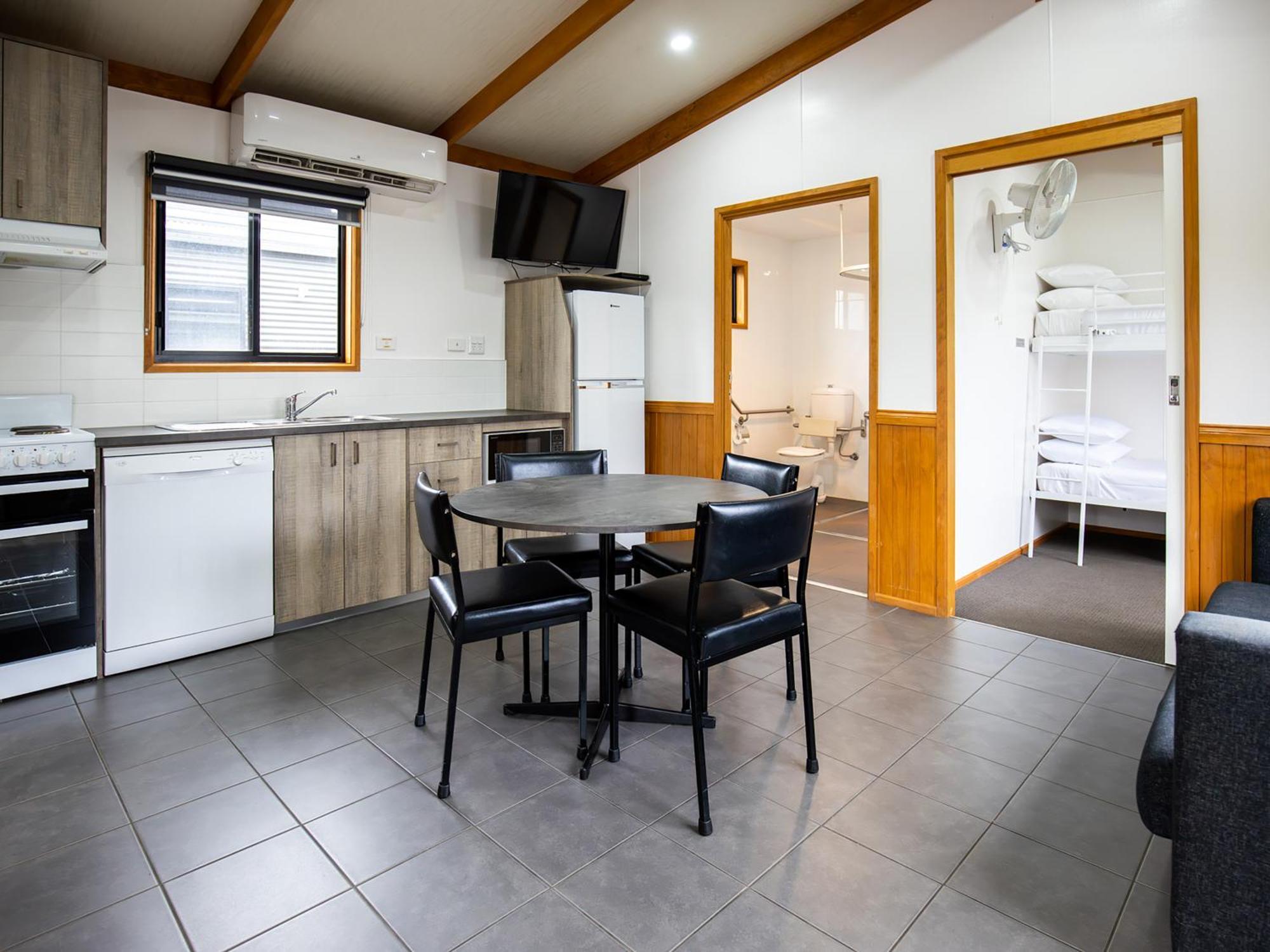 Nrma Ballarat Holiday Park Стая снимка