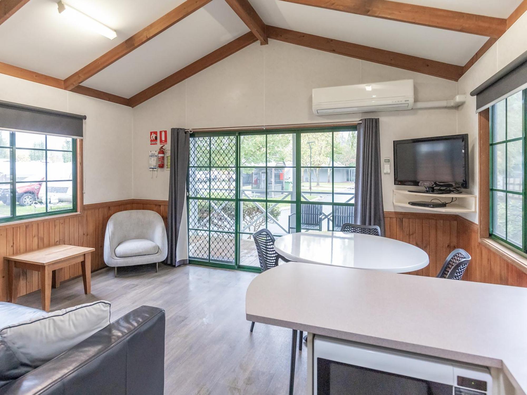 Nrma Ballarat Holiday Park Екстериор снимка